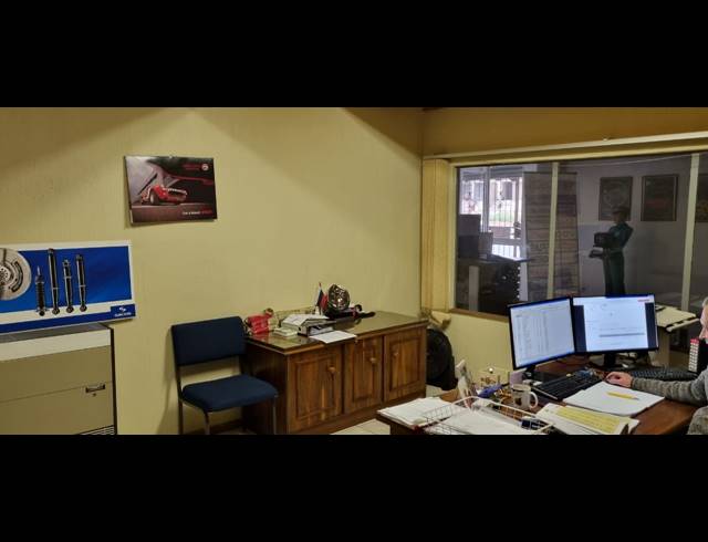 600M² WAREHOUSE FOR SALE IN KRUGERSDORP CENTRAL